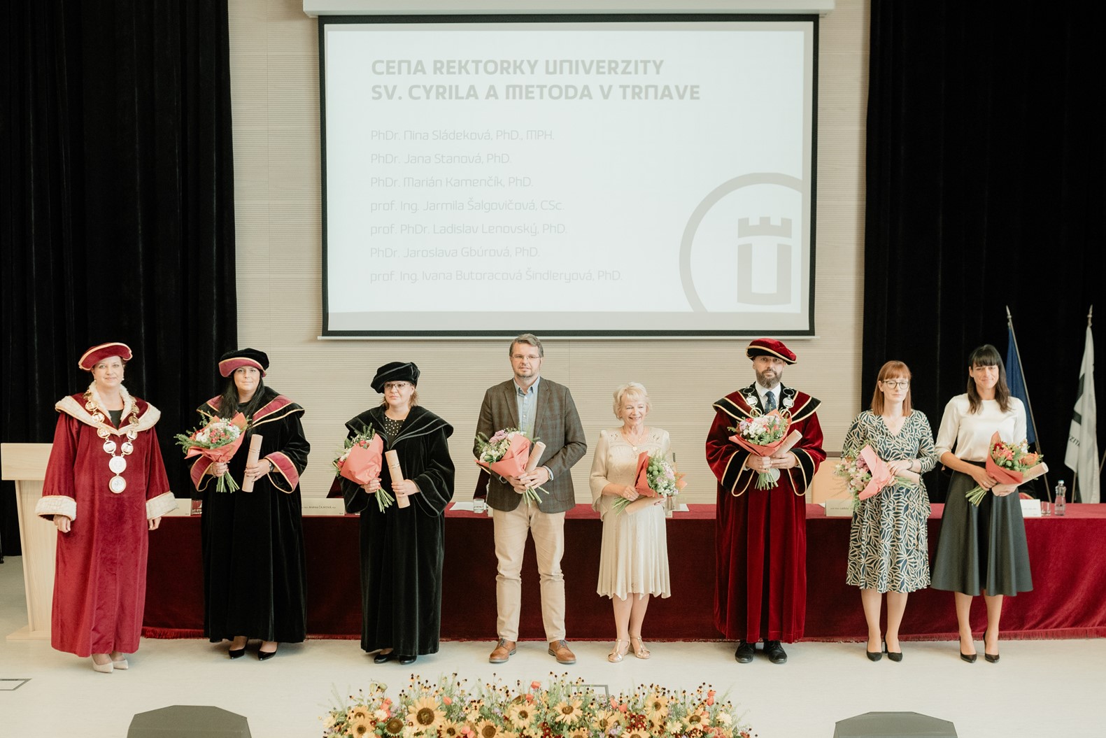 Cena rektorky putovala aj  pre vedecko-pedagogických zamestnancov našej fakulty